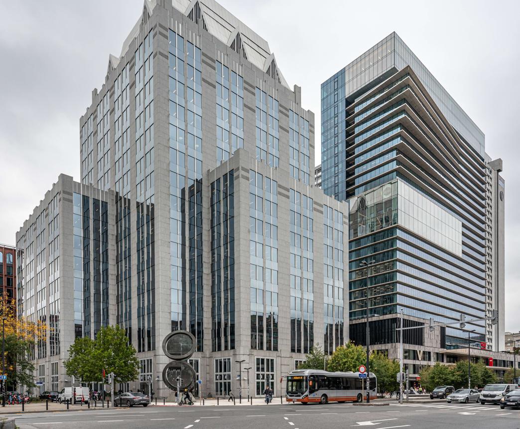 Euroclear Russia lawsuits involving frozen Russian assets and the Euroclear headquarters in Brussels.