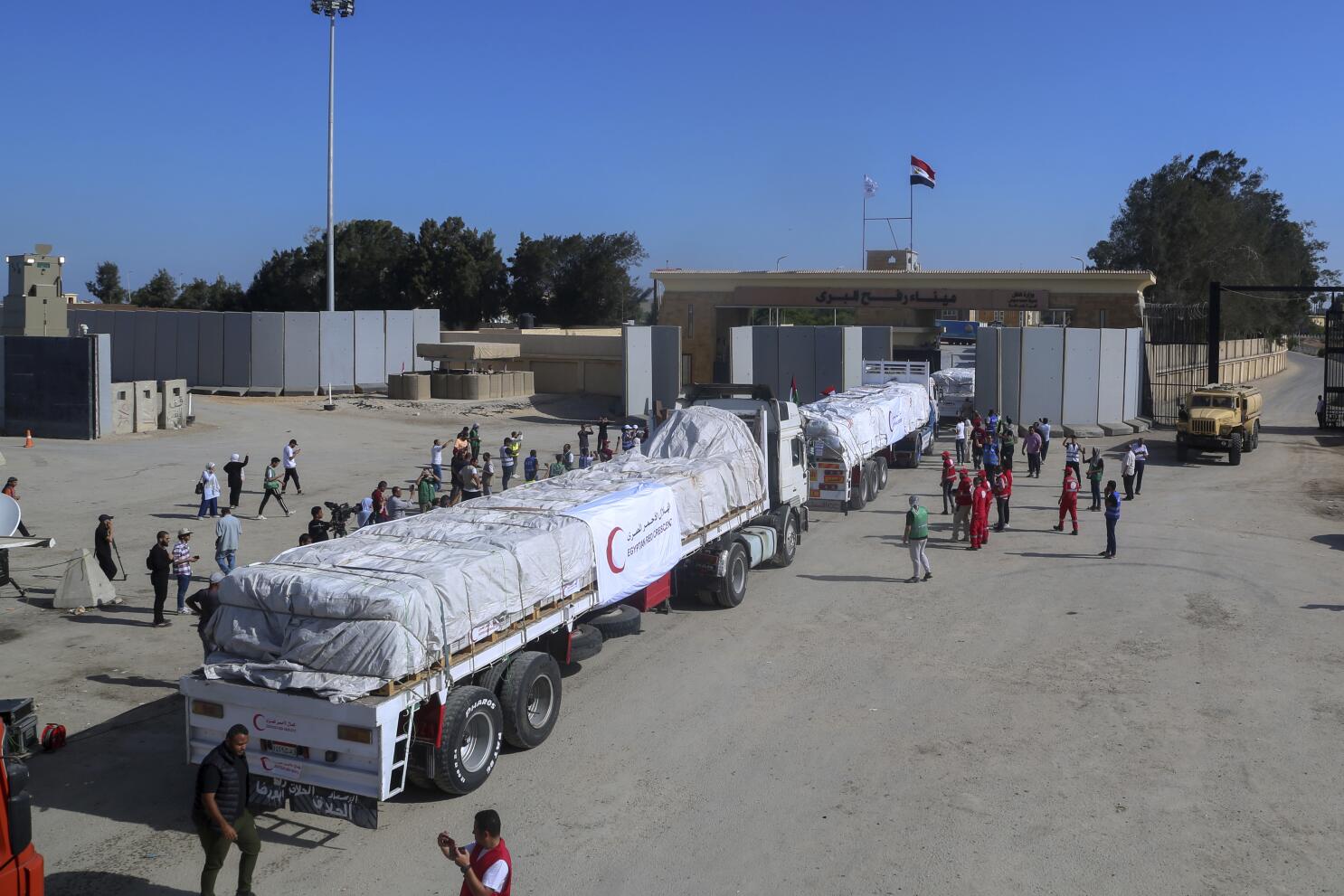 Israel aid ban Gaza restricts aid truck entry