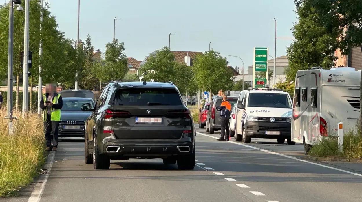 early morning accident on Dudzeelsesteenweg in Bruges