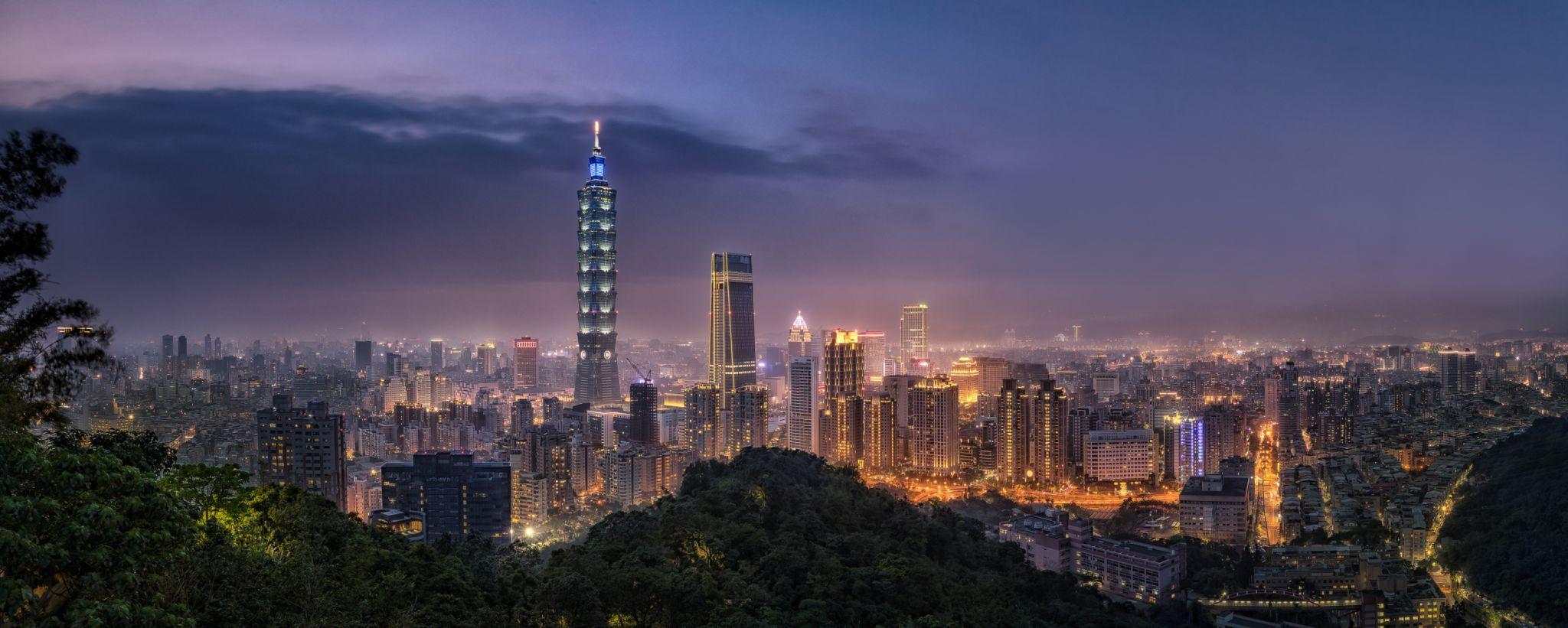 Taiwan Taipei skyline connected to growing US China relations concerns in Asia