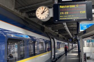 UK France train disruption affecting Eurostar services