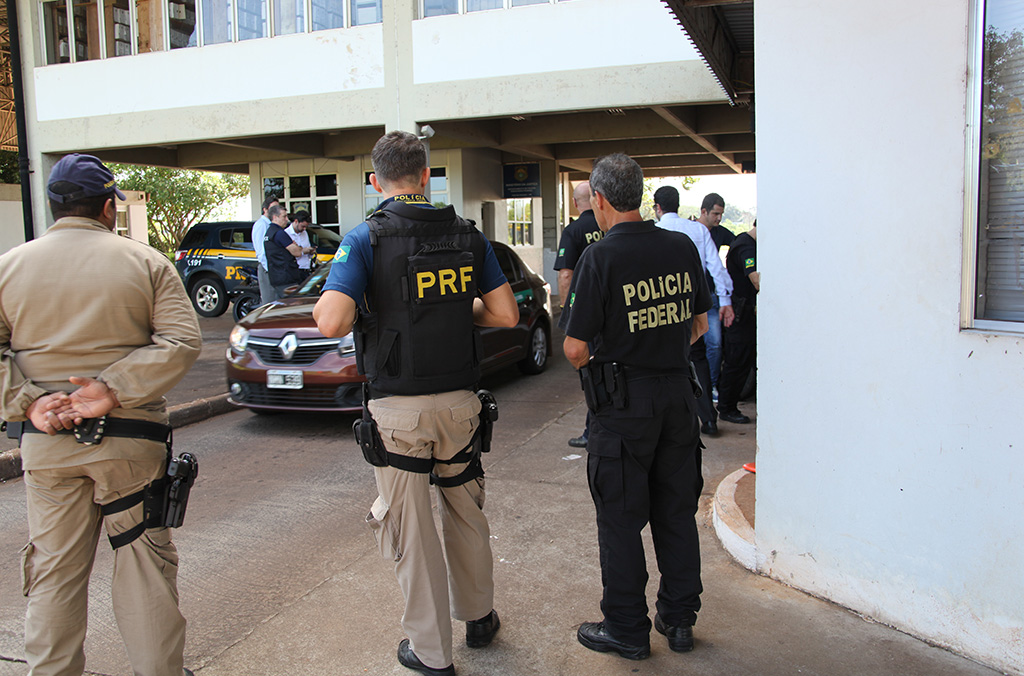 Paraguay police checkpoint linked to political arrest