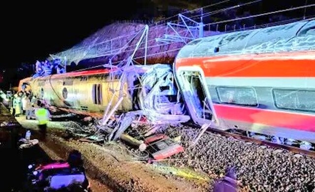 Spain Train Collision Death Toll 39 Shocks Nation