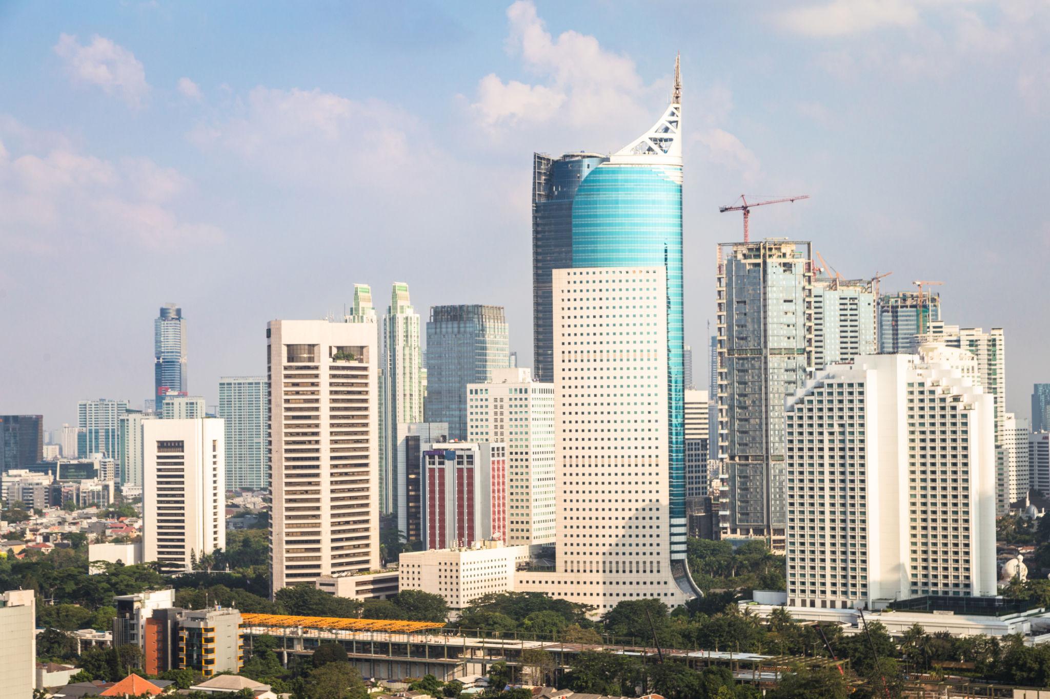 Traders reacting to Asian interest rate crisis in regional markets