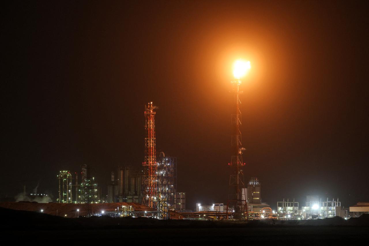 Middle East oil tensions impacting Kuwait oil refinery production and rising crude prices