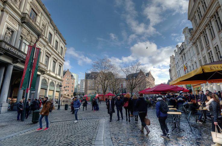Brussels square redesign planned at Grasmarkt following a tree collapse in the historic city centre.