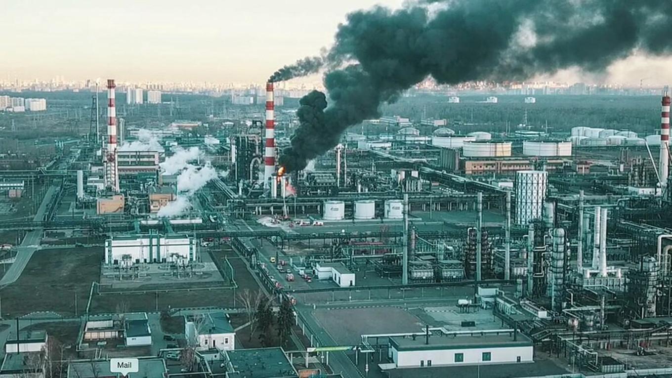 Oil refinery in Russia affected by infrastructure disruption amid ongoing Ukrainian drone attacks