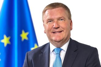 EU Commissioner Michael McGrath supporting remembrance of victims of authoritarian regimes