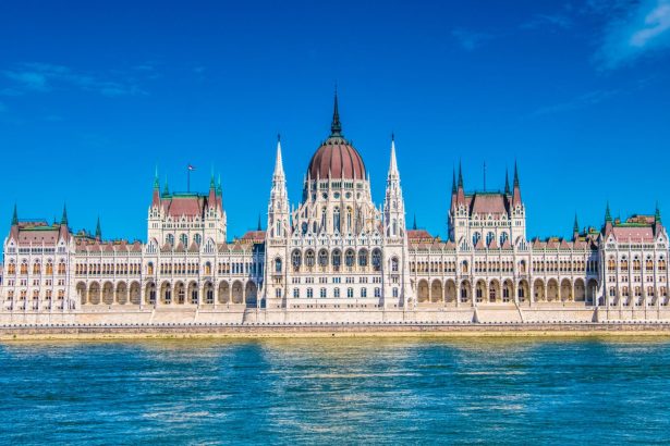 Europe financial security as Hungarian authorities investigate seized Ukrainian cash and gold in 2026