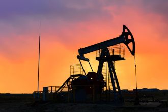Russia Ukraine energy impact reflected in Brent crude trading screen in London 2026