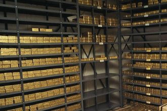 Precious metals market gains attention as gold prices respond to economic uncertainty