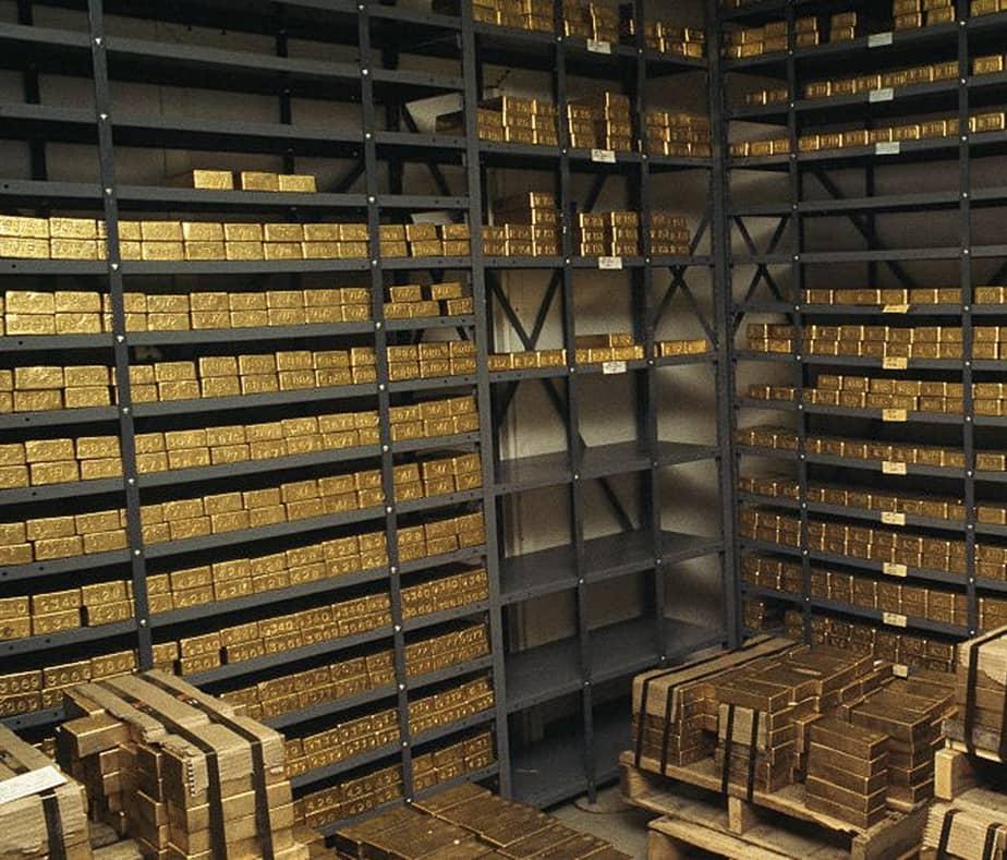 Precious metals market gains attention as gold prices respond to economic uncertainty