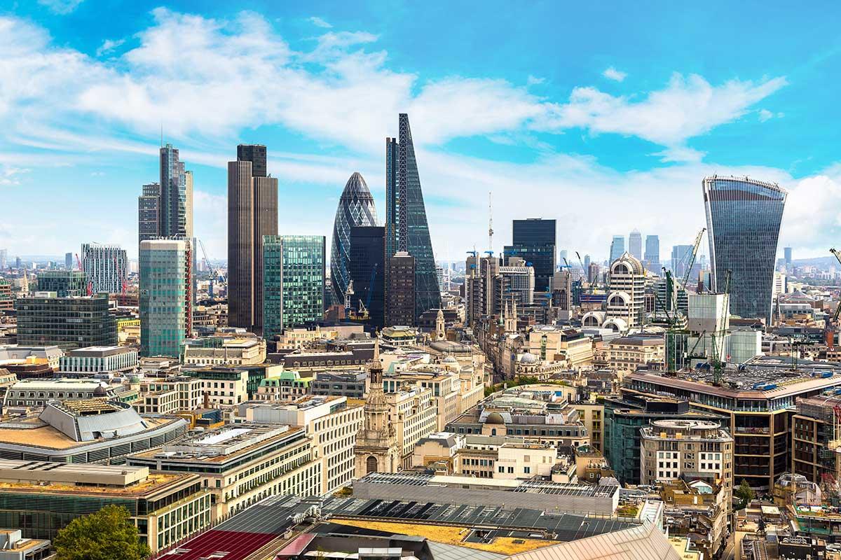 Global investment news showing London's financial district after Brexit recovery in 2026