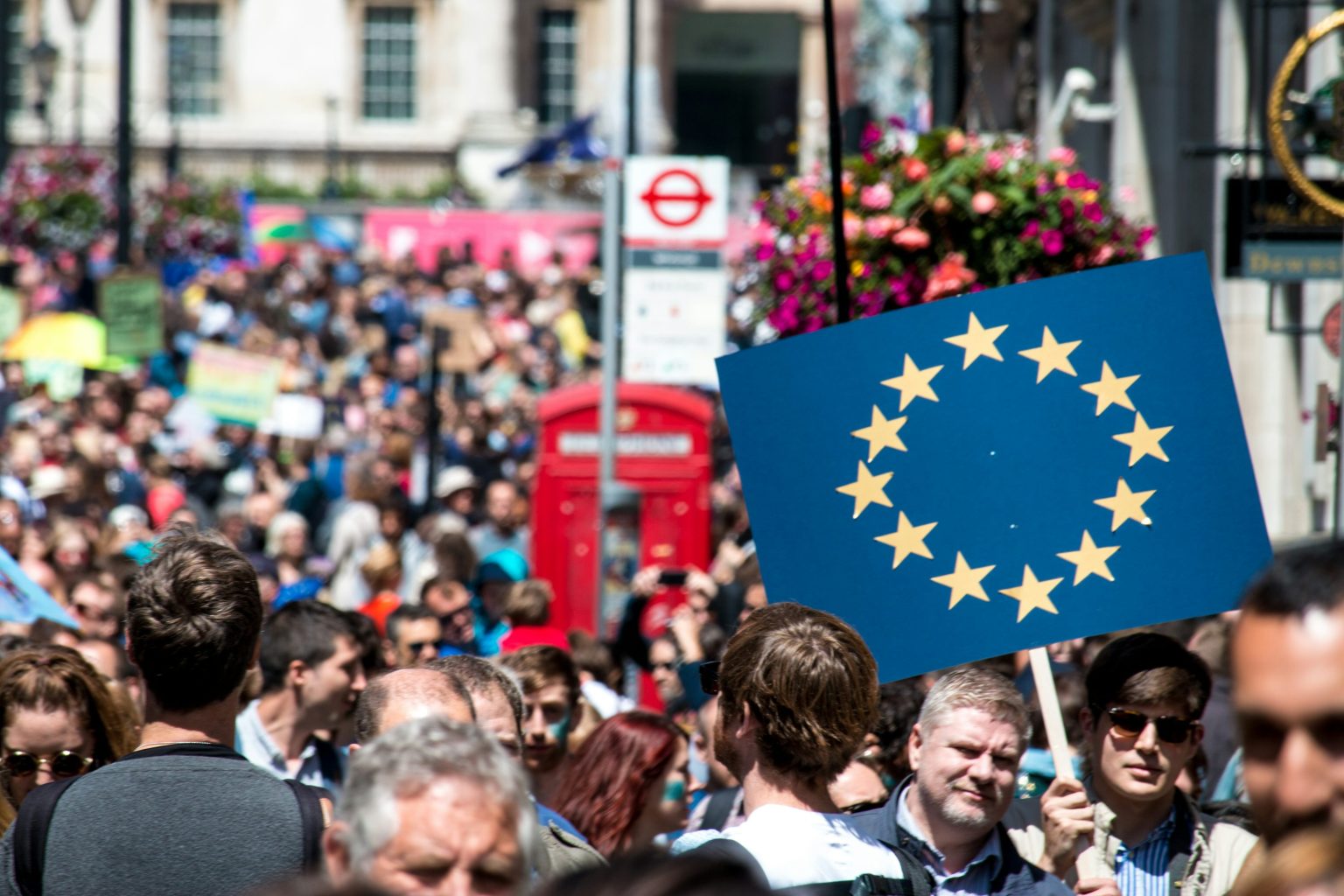 Brexit debate returns as UK seeks closer EU ties in Brussels