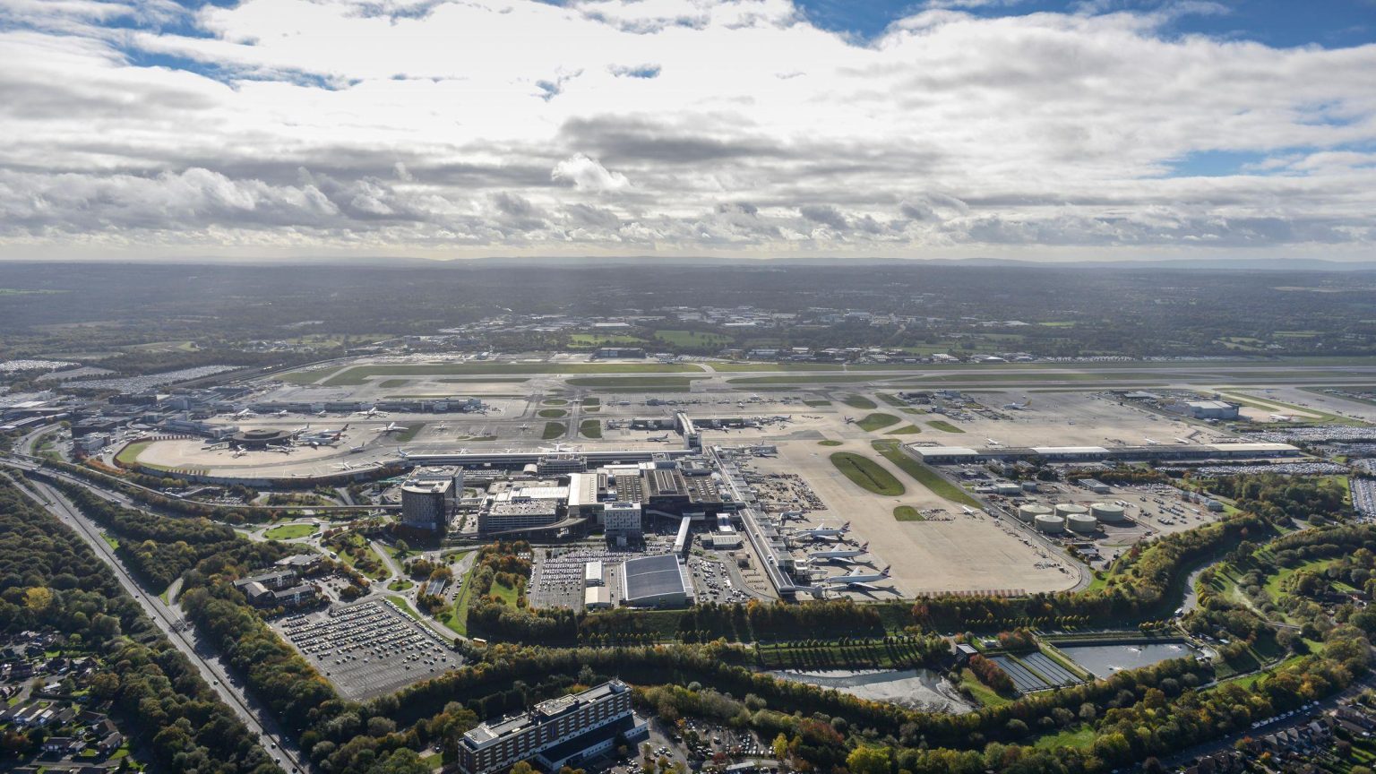 UK airport expansion as Gatwick Airport wins court approval for expansion project in London 2026