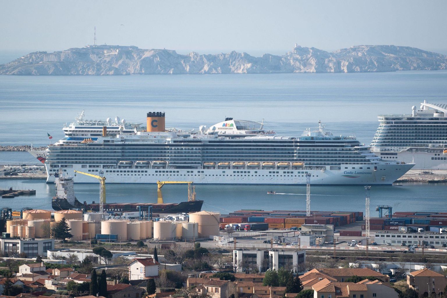 Health officials screening travelers during France hantavirus case investigation in Europe