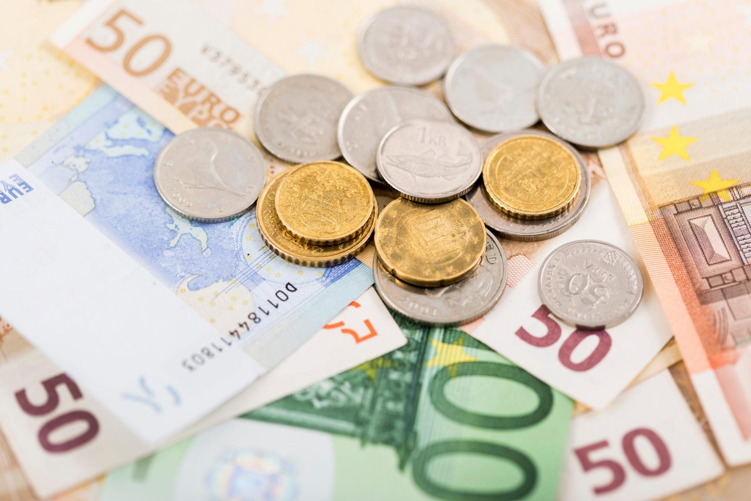 European equities outlook supported by financial sector strength in Frankfurt skyline