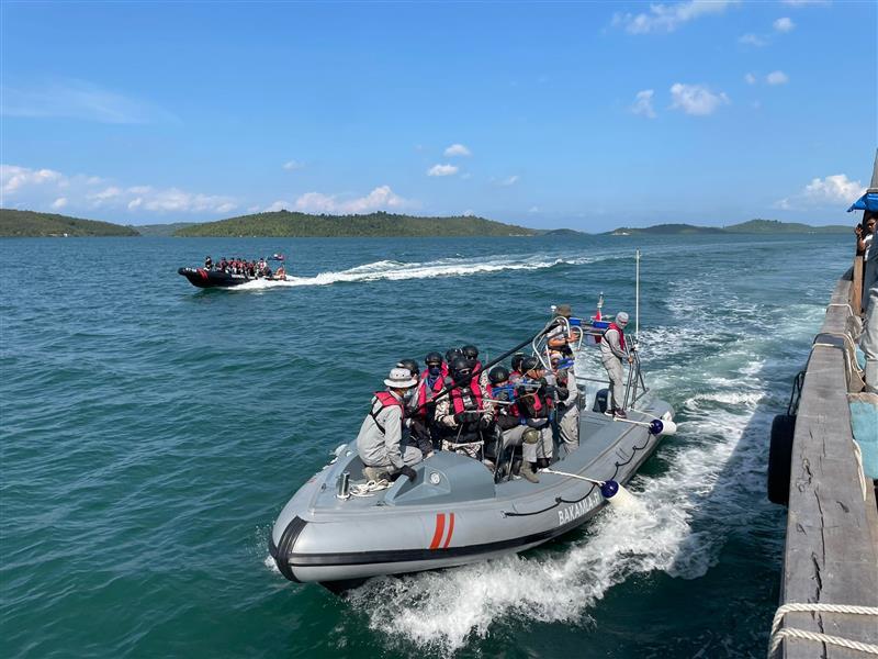 Evidence recovered during China US cooperation drug smuggling crackdown