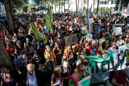 Brussels Midi clashes article illustrating the history of public demonstrations in Brussels
