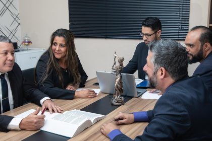 Business adviser explaining business structure comparison between a Limited Company and LLP for UK startups