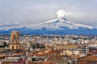 Mount Etna disruption sends volcanic ash over Catania in Sicily