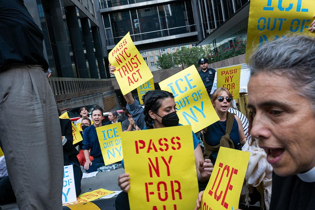 ICE protests in Minneapolis 2026 draw large crowds