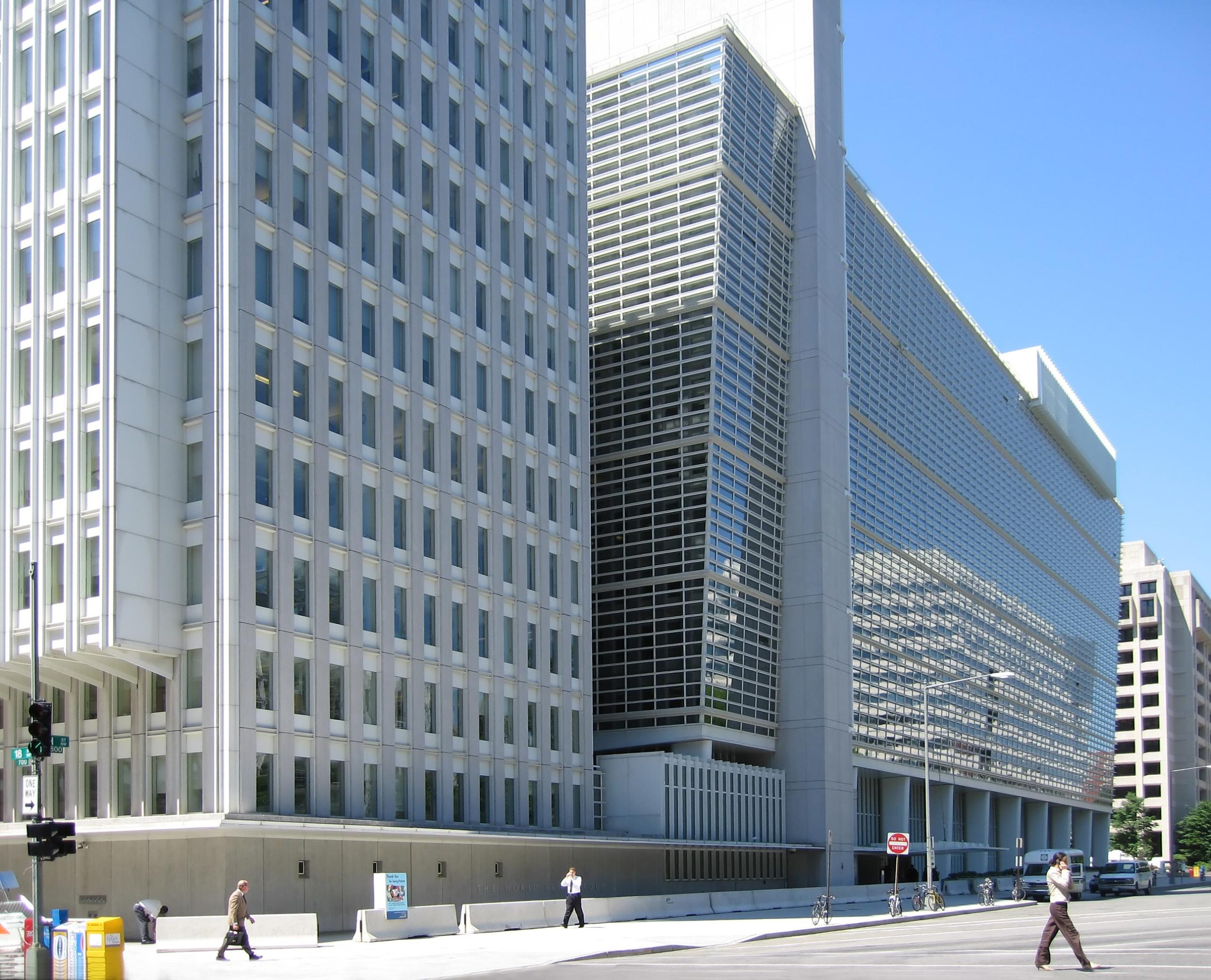 World Bank crisis aid discussions amid rising global economic pressures
