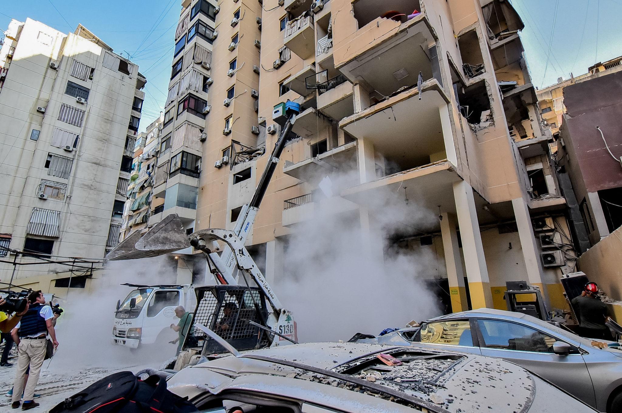 Middle East tensions update highlighting Lebanese security forces at incident site